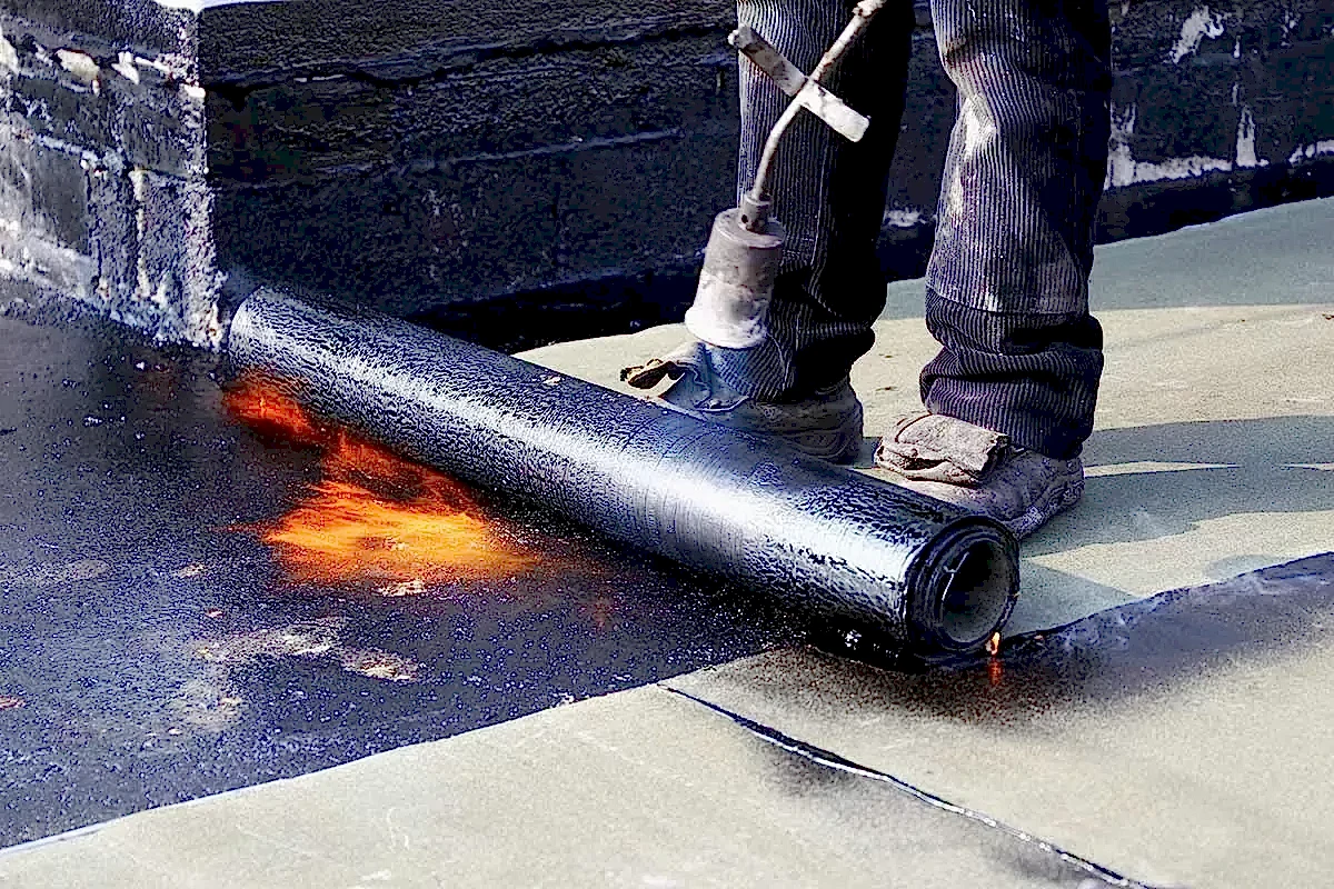 Plat dak dakbedekking bitumen Alphen aan den Rijn